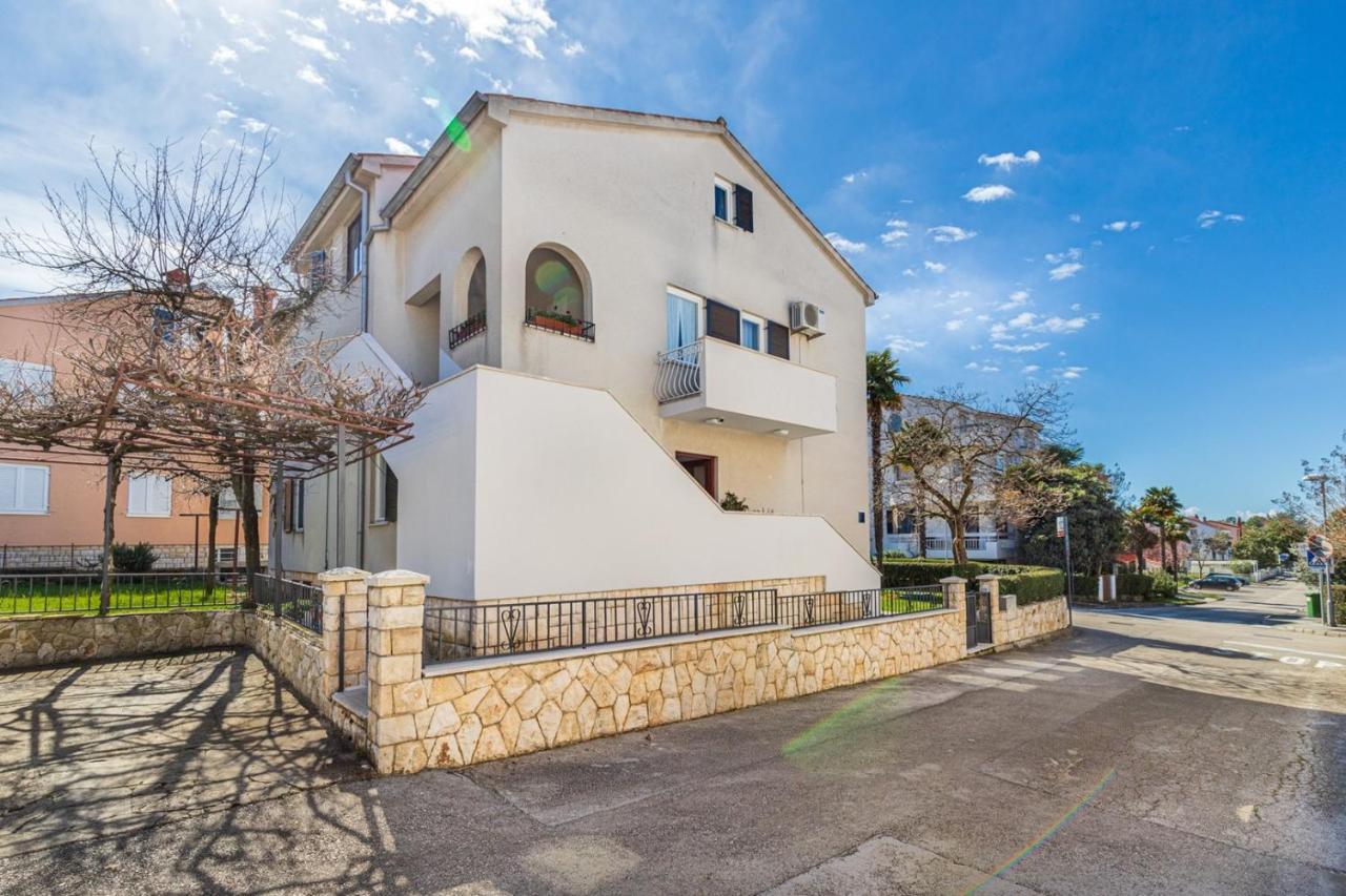 Apartments Ada Near The Sea 波雷奇 外观 照片